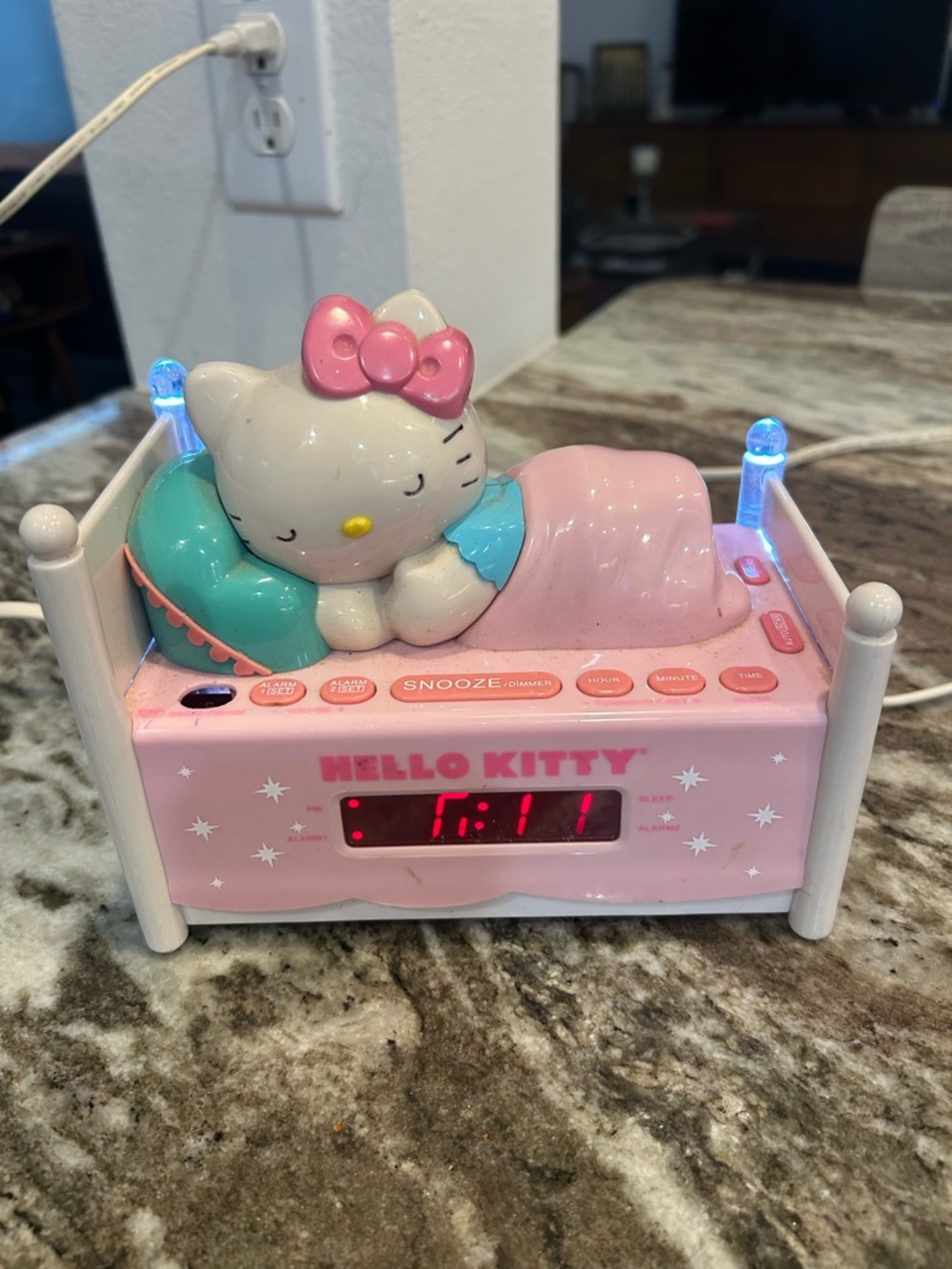 Hello Kitty Pink Blue Alarm Clock Nightlight BUTTONS NOT WORKING